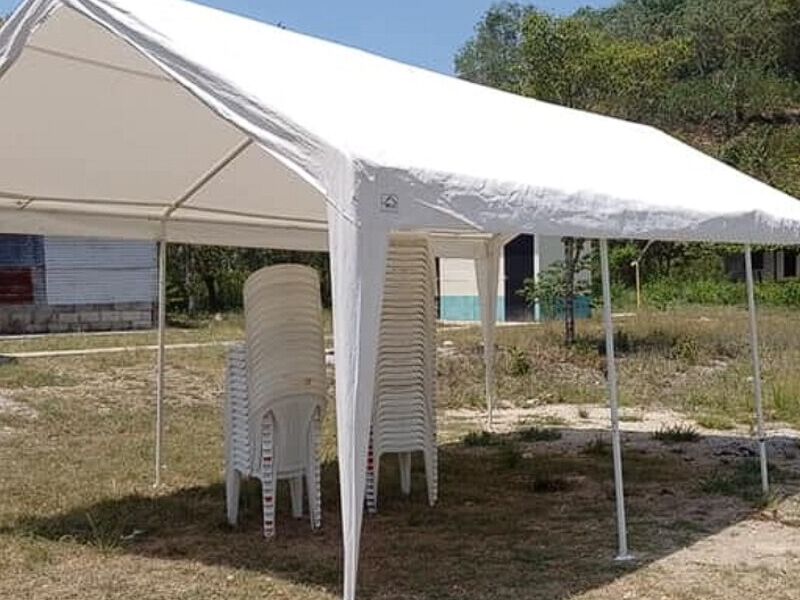 Alquiler de toldo cuadrado con sillas